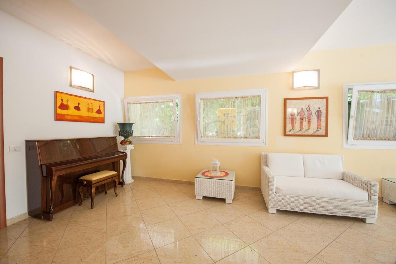 Residence Promenade Cattolica Extérieur photo
